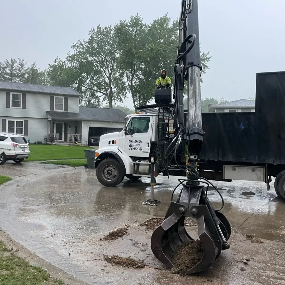 https://challengerstreeservice.com/our-equipment/