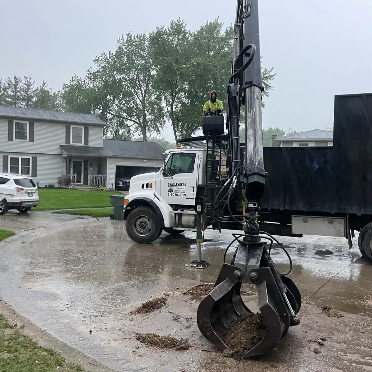 https://challengerstreeservice.com/our-equipment/